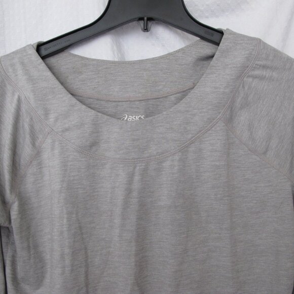 Asics Long Sleeve Top with Thumb Holes and Hand Cover Cuffs - Picture 6 of 11